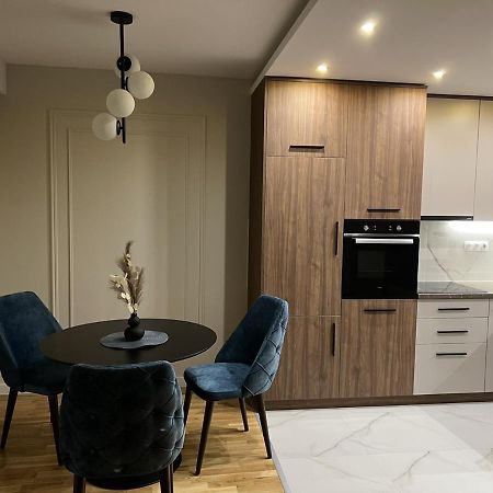 Lilly Lux Apartment Bijeljina Bagian luar foto
