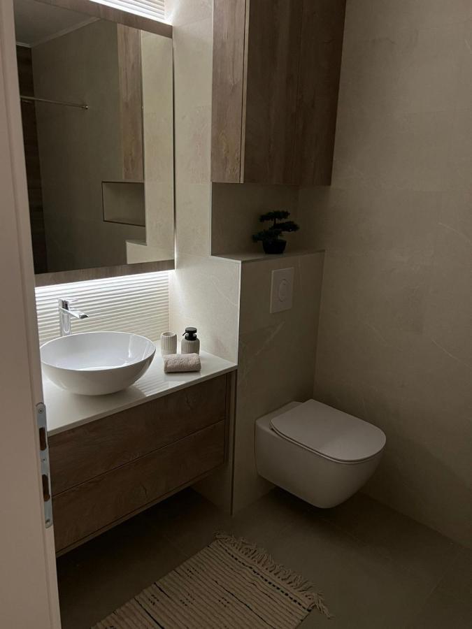 Lilly Lux Apartment Bijeljina Bagian luar foto