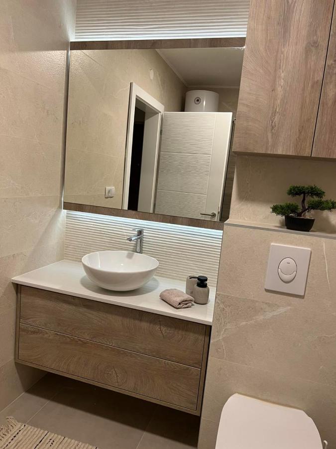 Lilly Lux Apartment Bijeljina Bagian luar foto