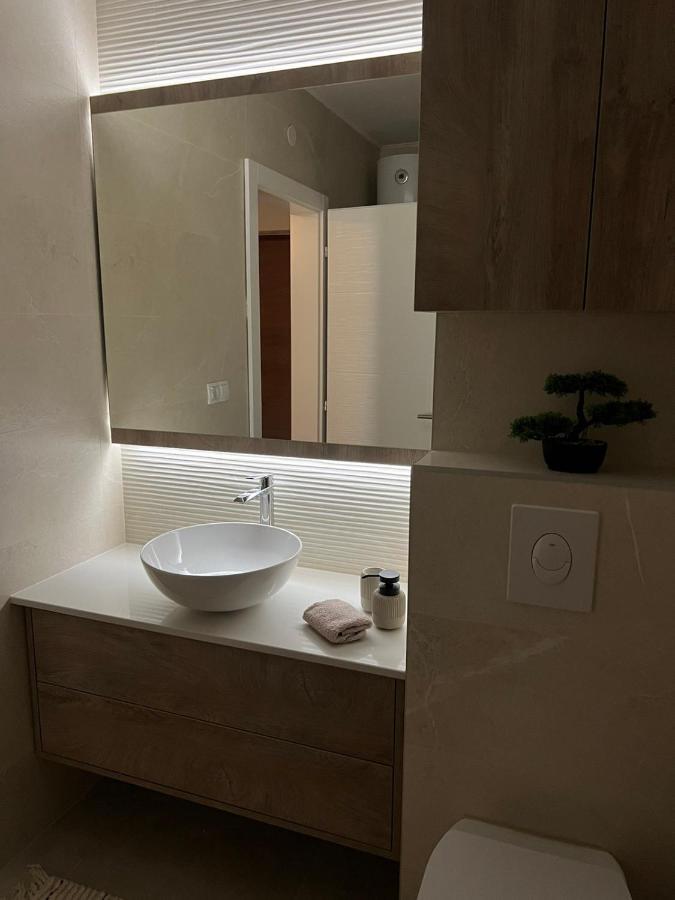 Lilly Lux Apartment Bijeljina Bagian luar foto