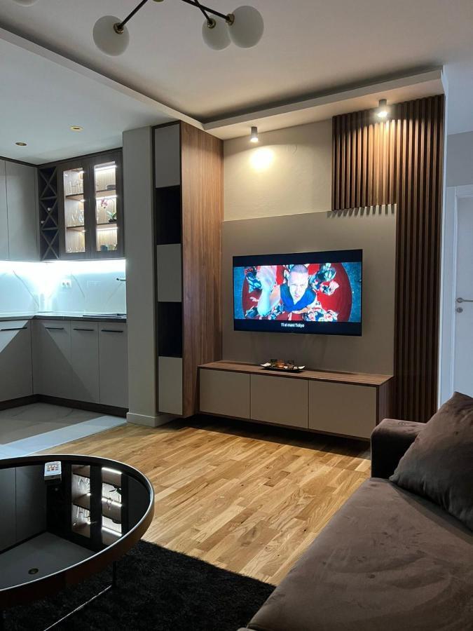 Lilly Lux Apartment Bijeljina Bagian luar foto